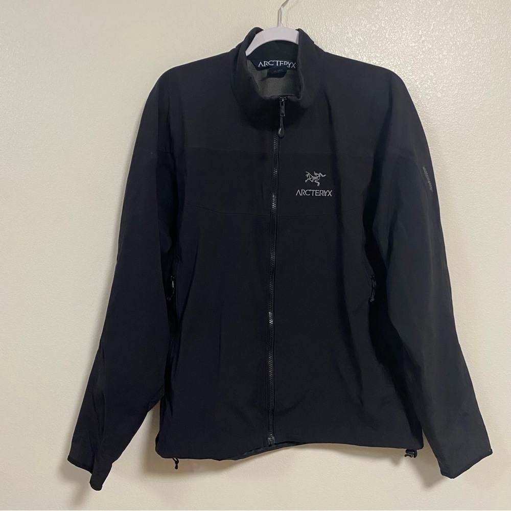 Arc’teryx Jacket Men’s Size Large Black Windstopper Full zip Jacket